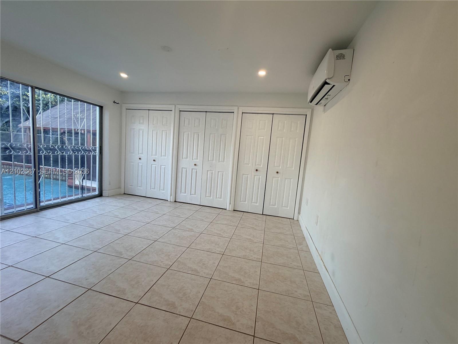 8218 Southampton Drive A Property Photo 5