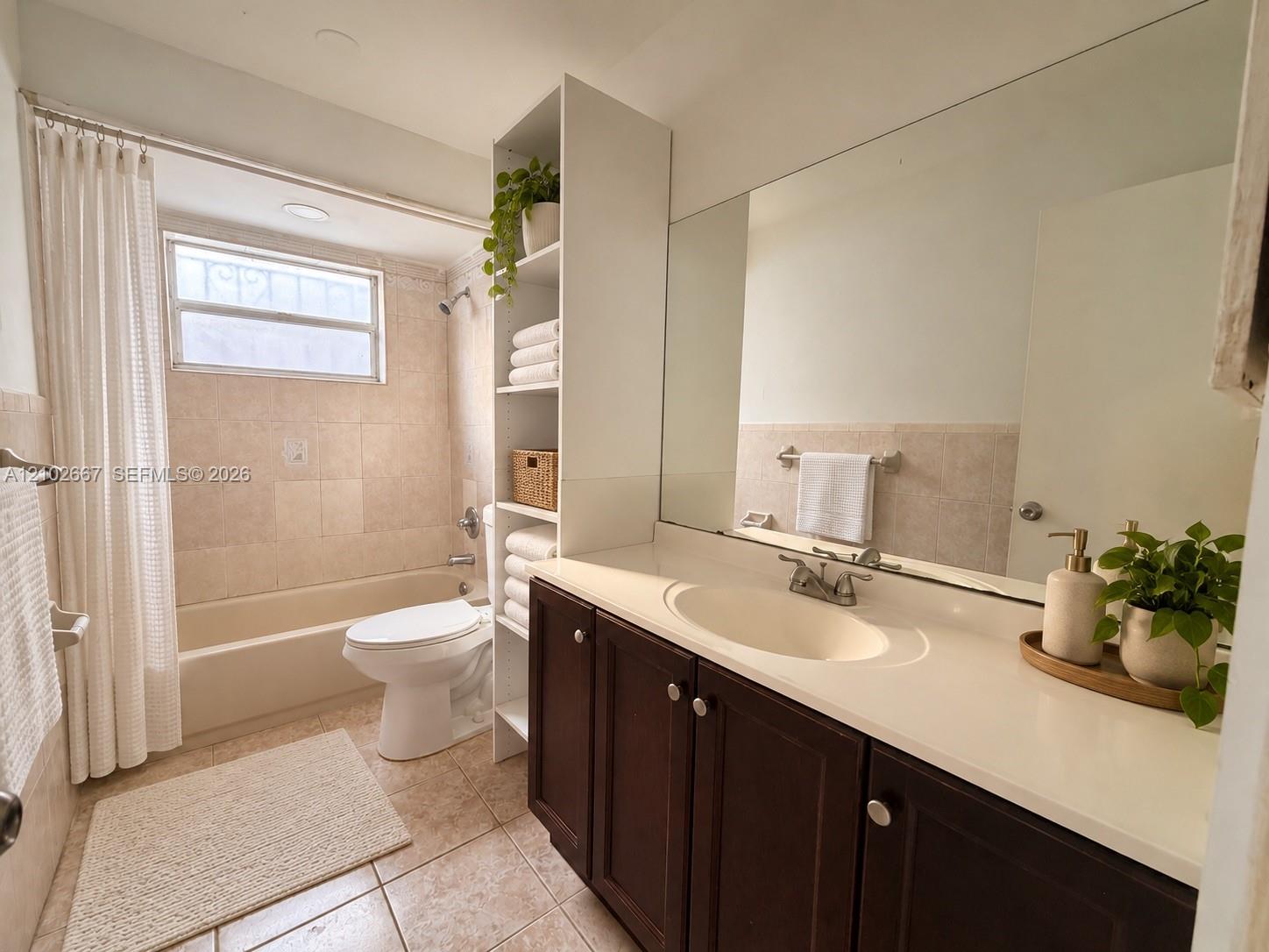 8218 Southampton Drive A Property Photo 7