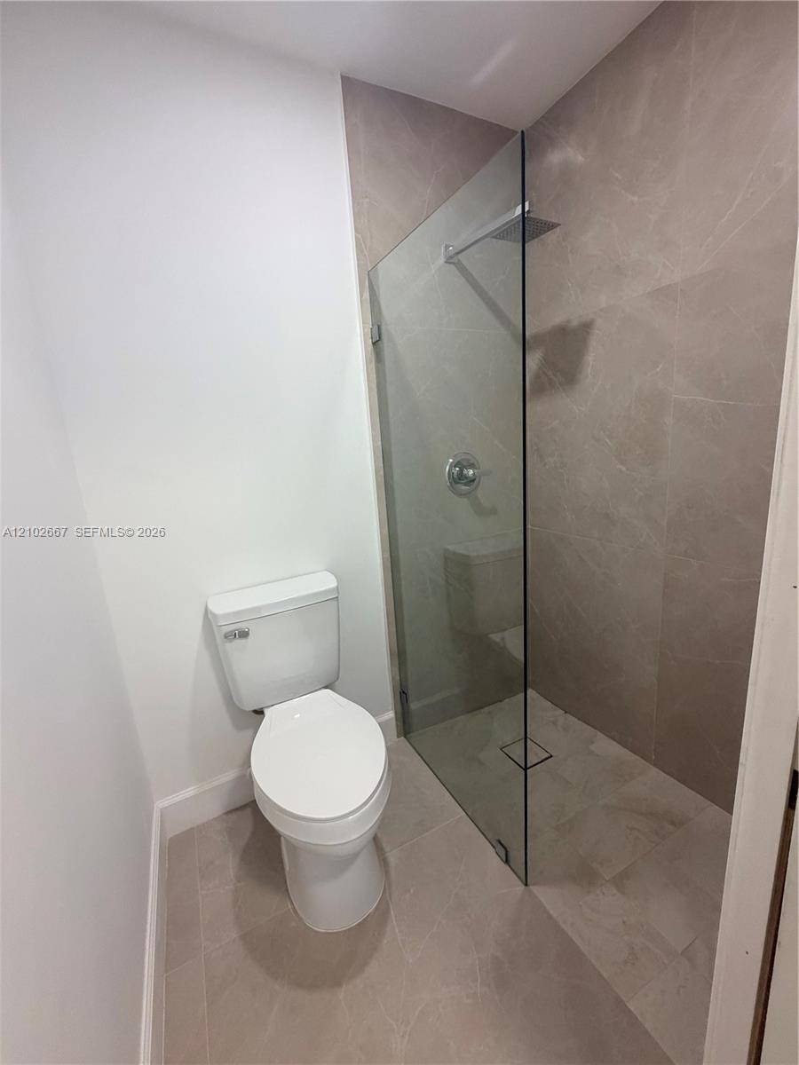 8218 Southampton Drive A Property Photo 9