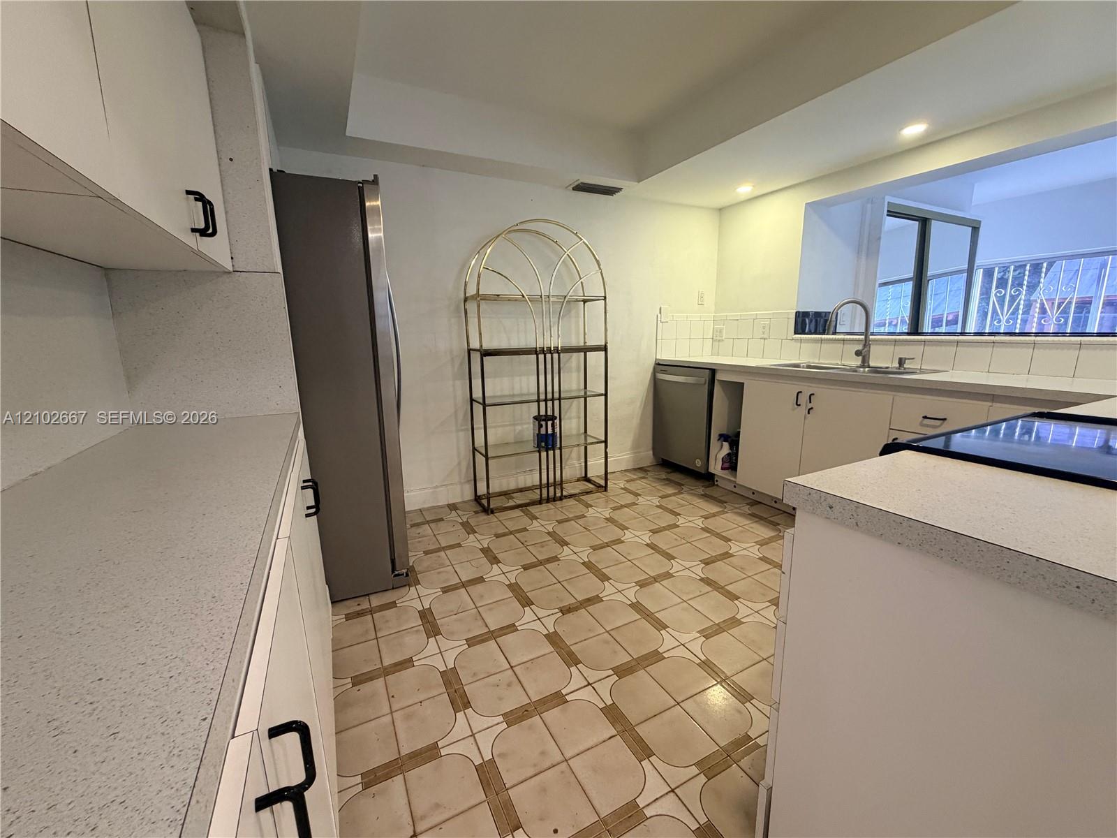 8218 Southampton Drive A Property Photo 13