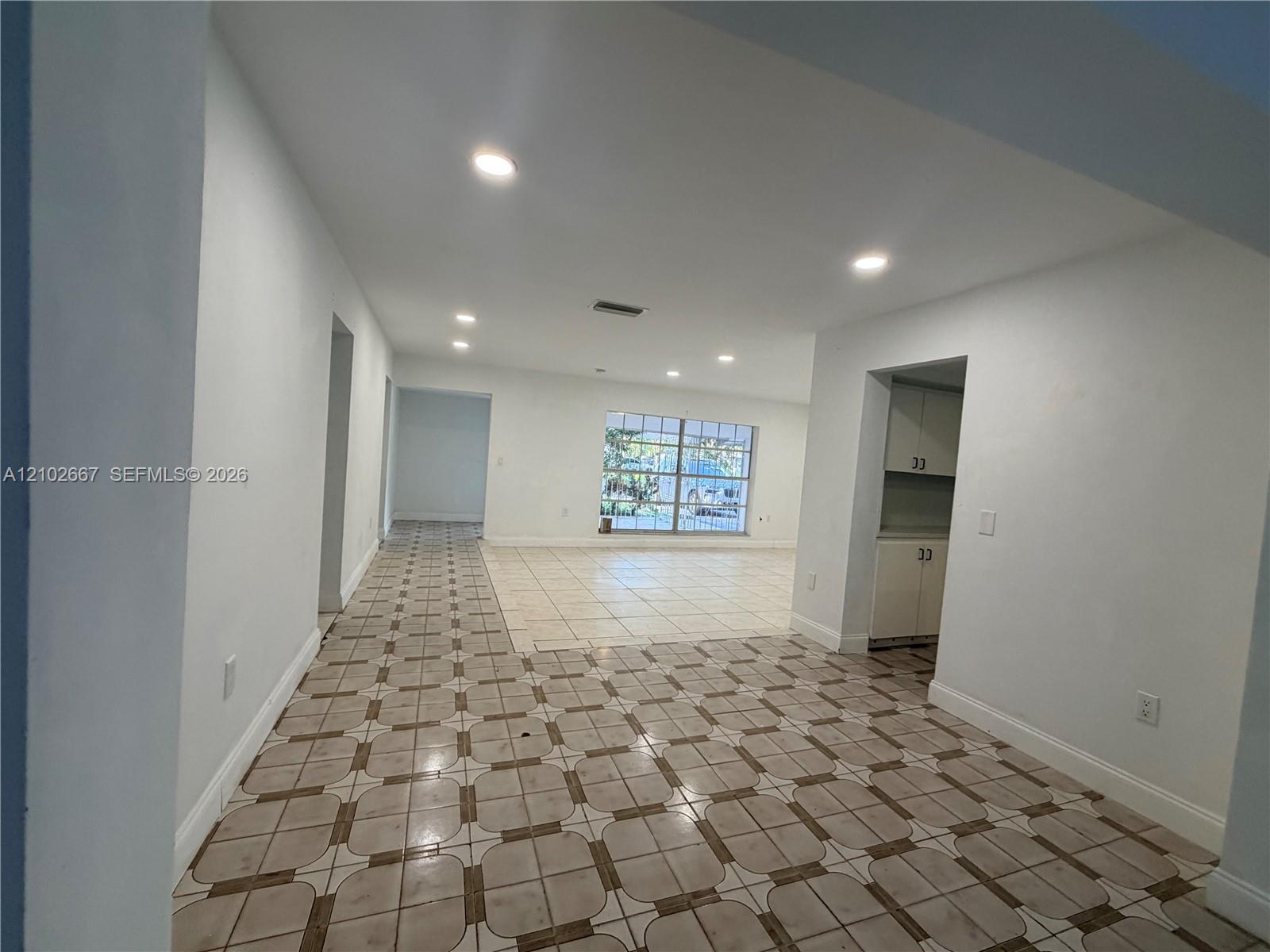 8218 Southampton Drive A Property Photo 14
