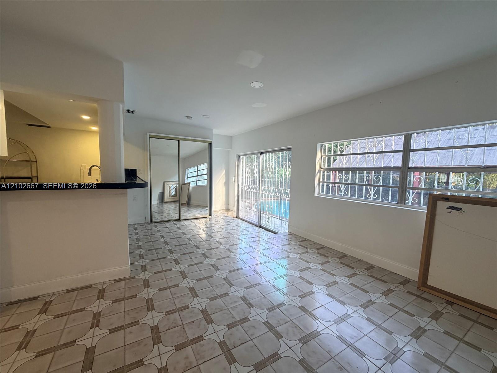 8218 Southampton Drive A Property Photo 15
