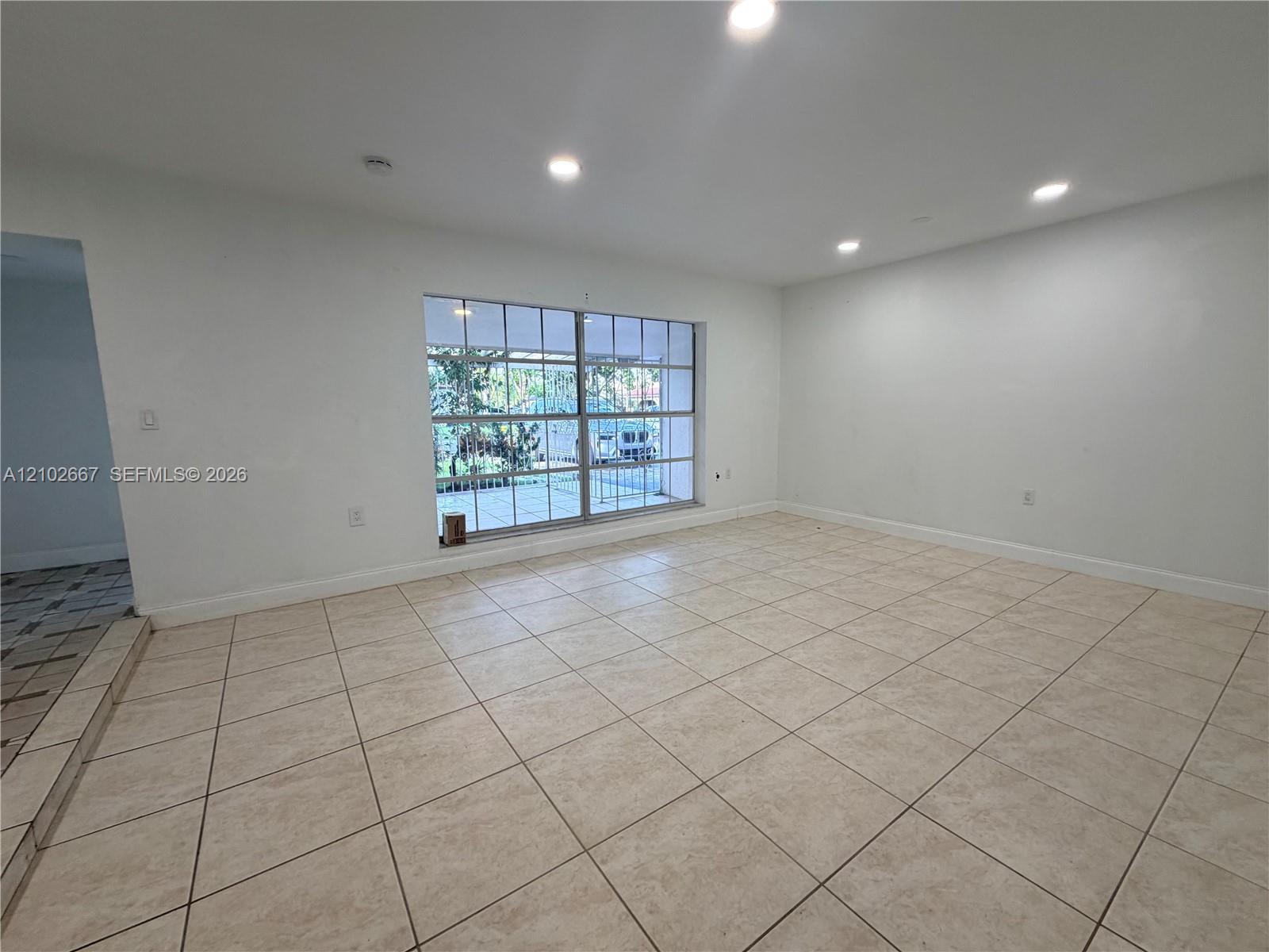 8218 Southampton Drive A Property Photo 17