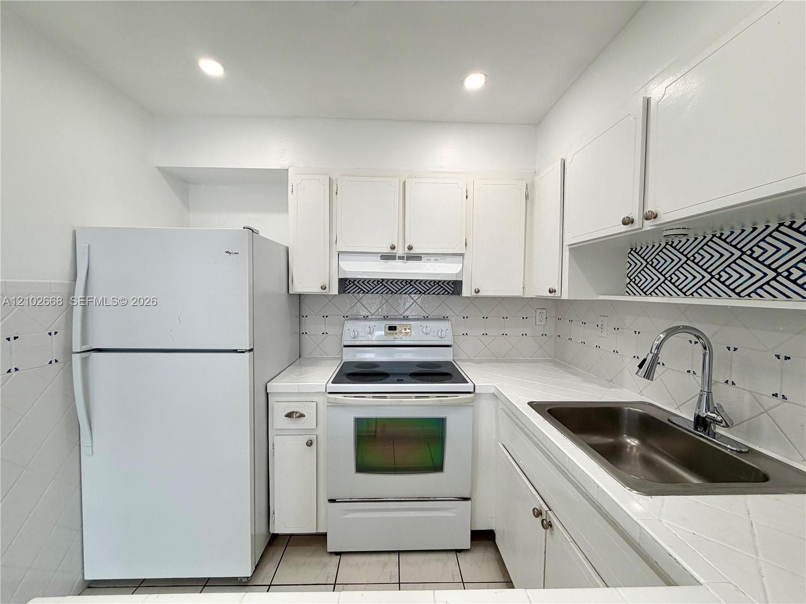 3665 Ne 167th Street 204 Property Photo 6