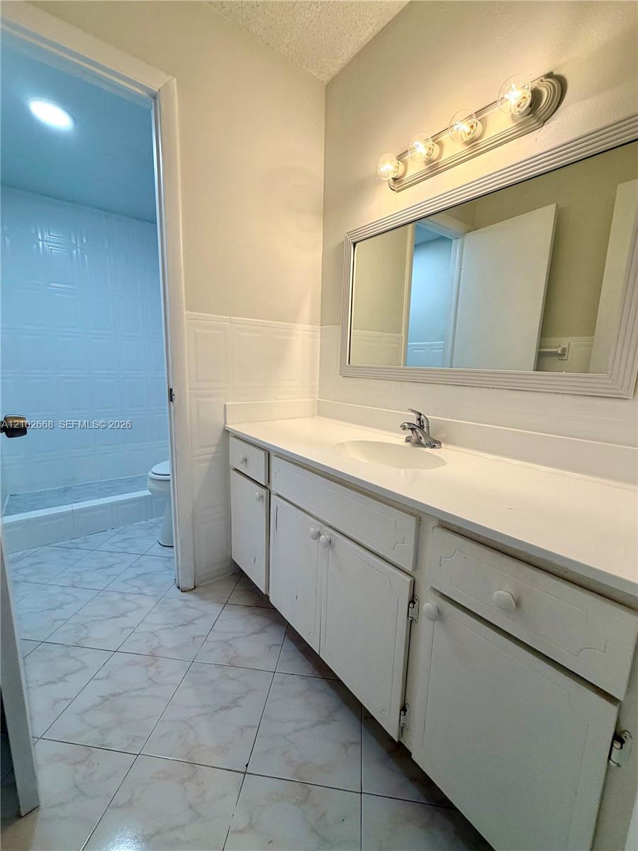 3665 Ne 167th Street 204 Property Photo 17