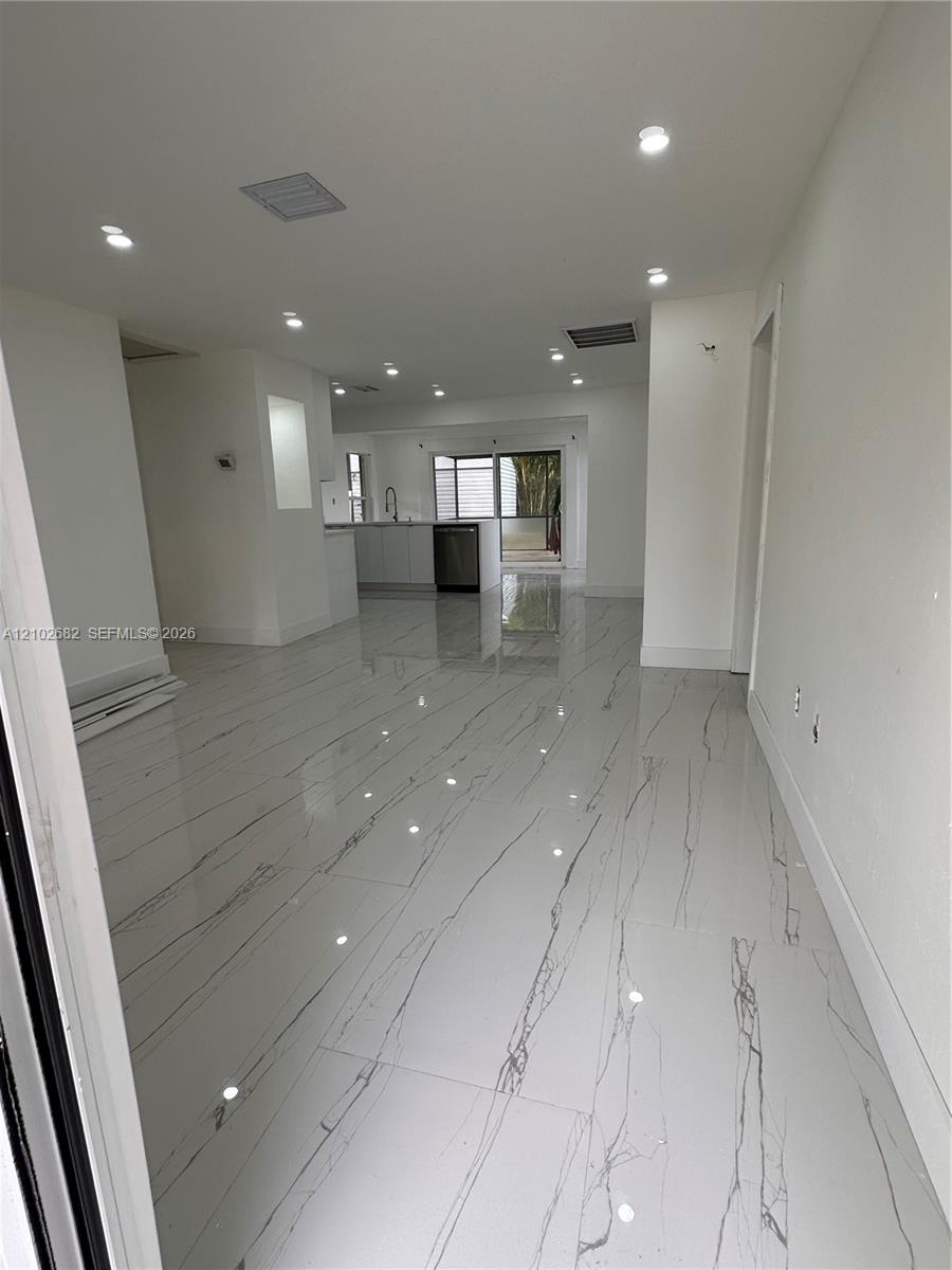 4562 Tennyson Drive Property Photo 2