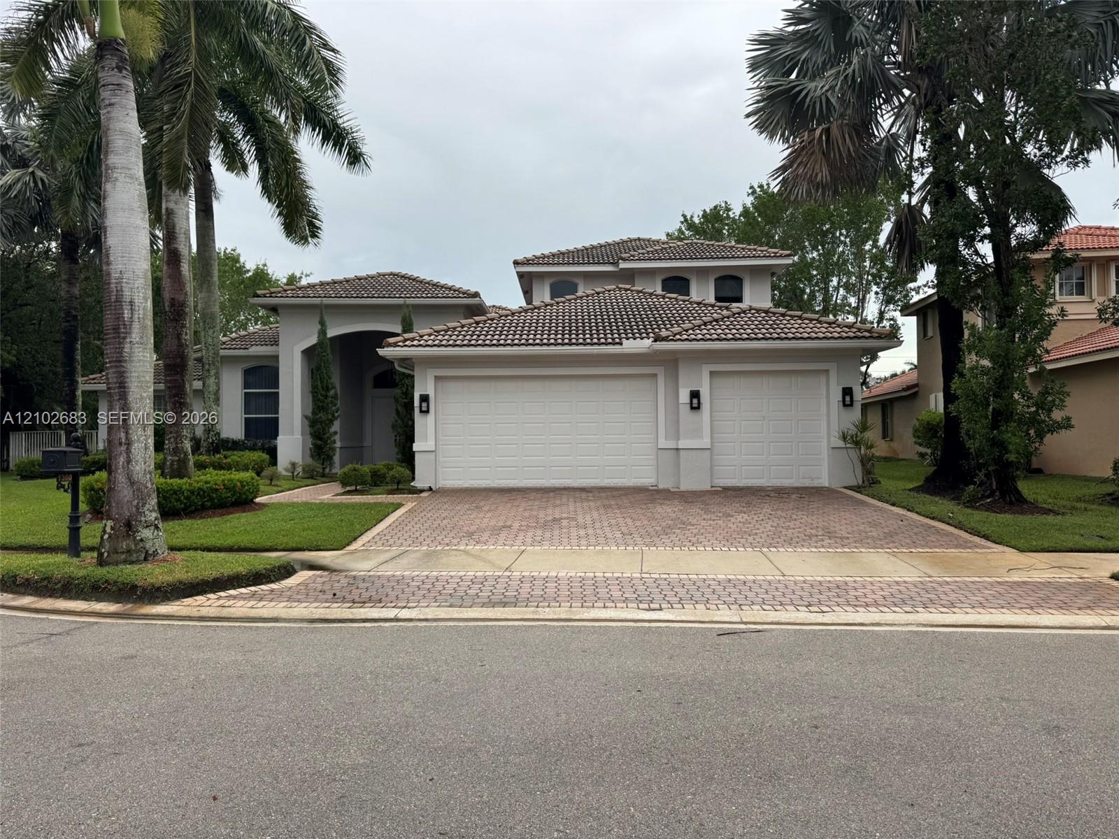 1360 Victoria Isle Drive Property Photo 1