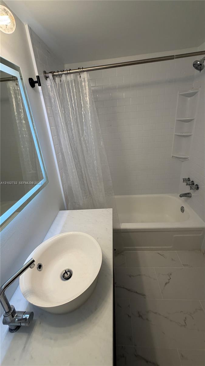 2750 Ne 183rd Street 2106 Property Photo 17
