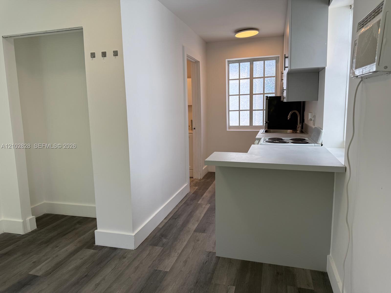 912 Euclid Avenue 4 Property Photo 9
