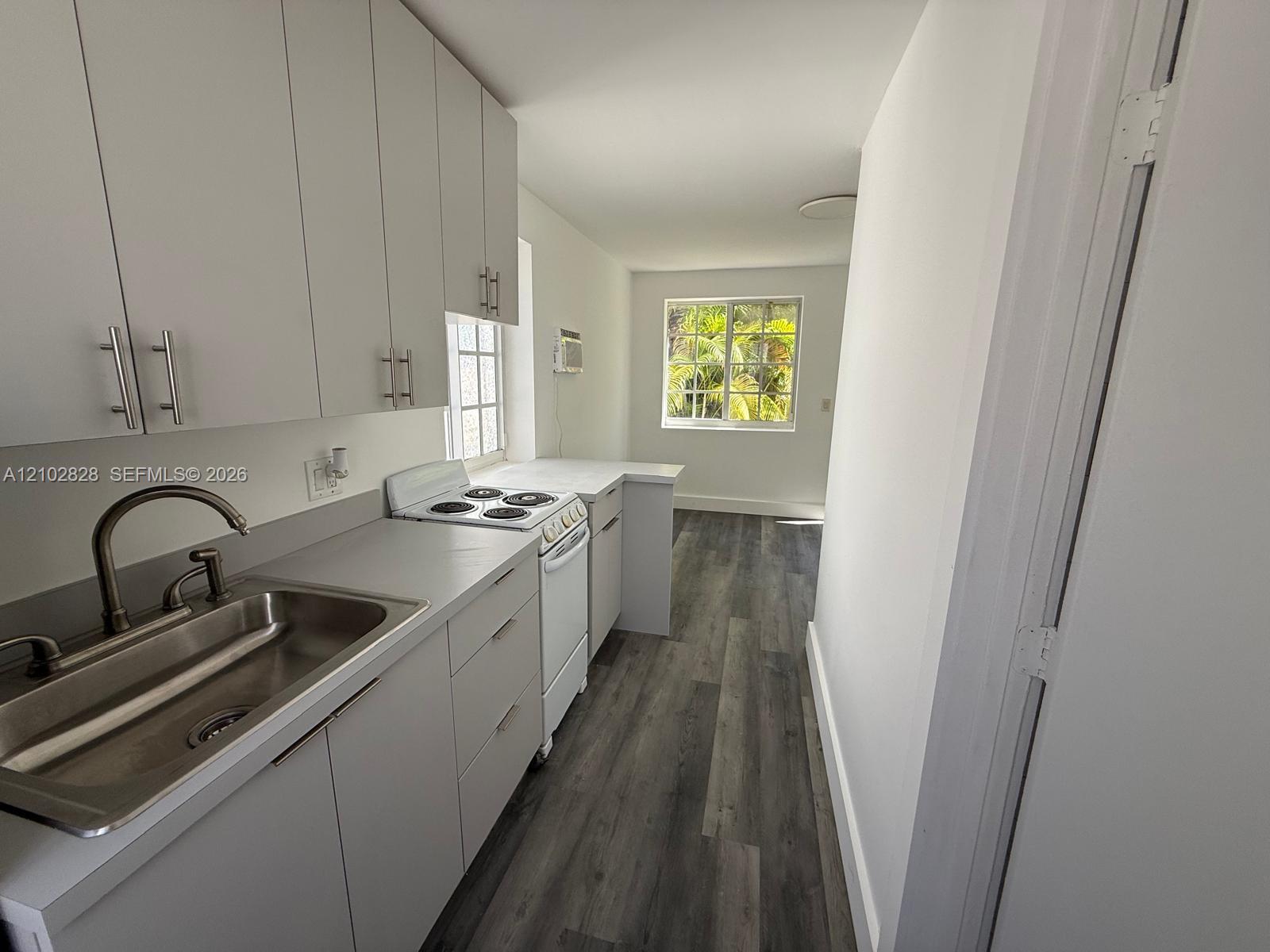 912 Euclid Avenue 4 Property Photo 12