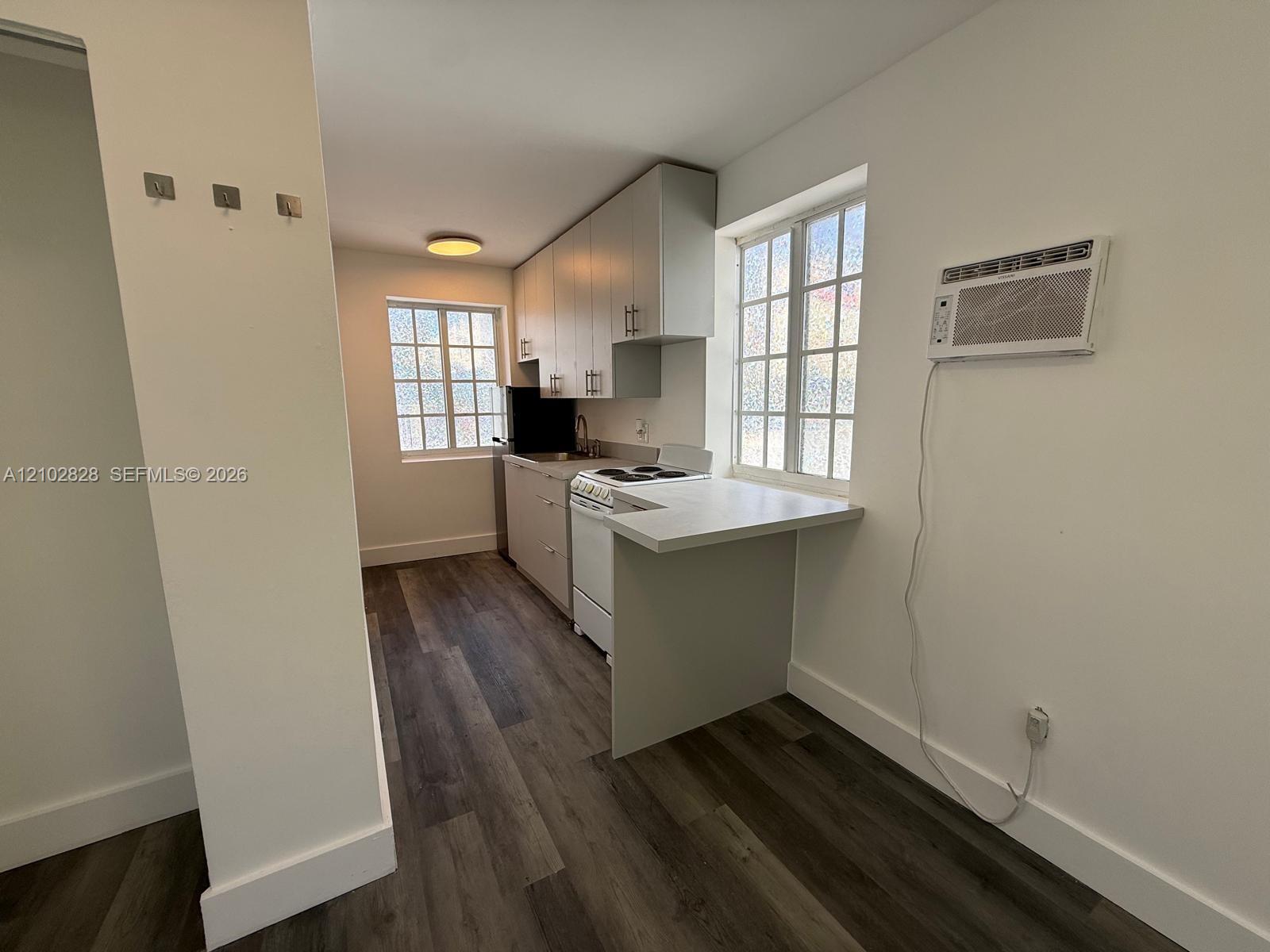 912 Euclid Avenue 4 Property Photo 13