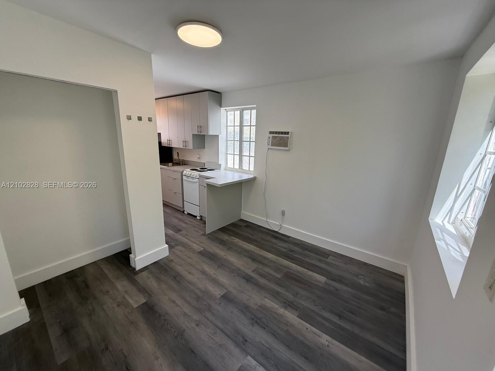 912 Euclid Avenue 4 Property Photo 15