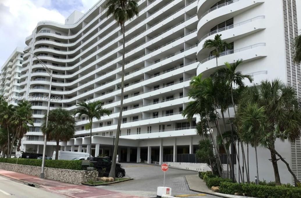 5555 Collins Avenue 15p Property Photo 1