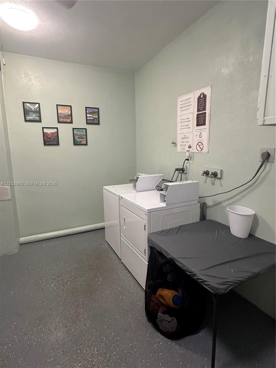 1050 E Sample Road 202 Property Photo 12