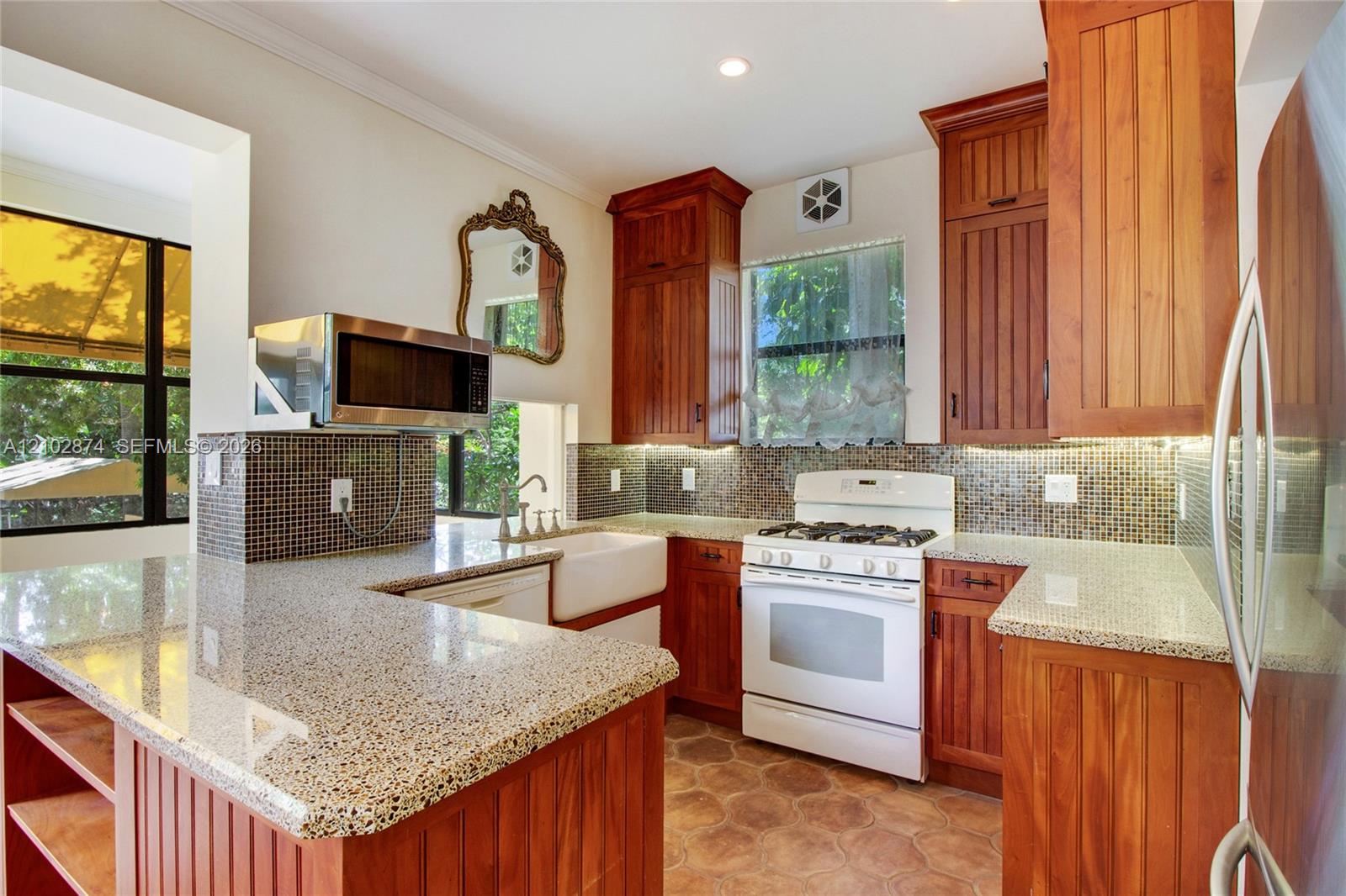 668 N River Drive Property Photo 12