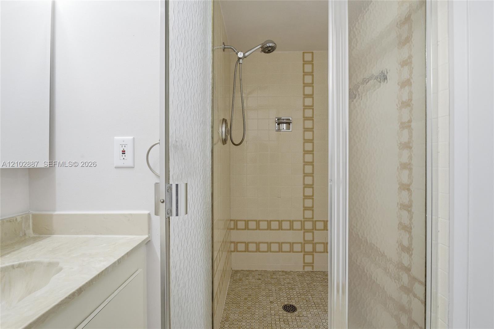 2500 Parkview Drive 415 Property Photo 18