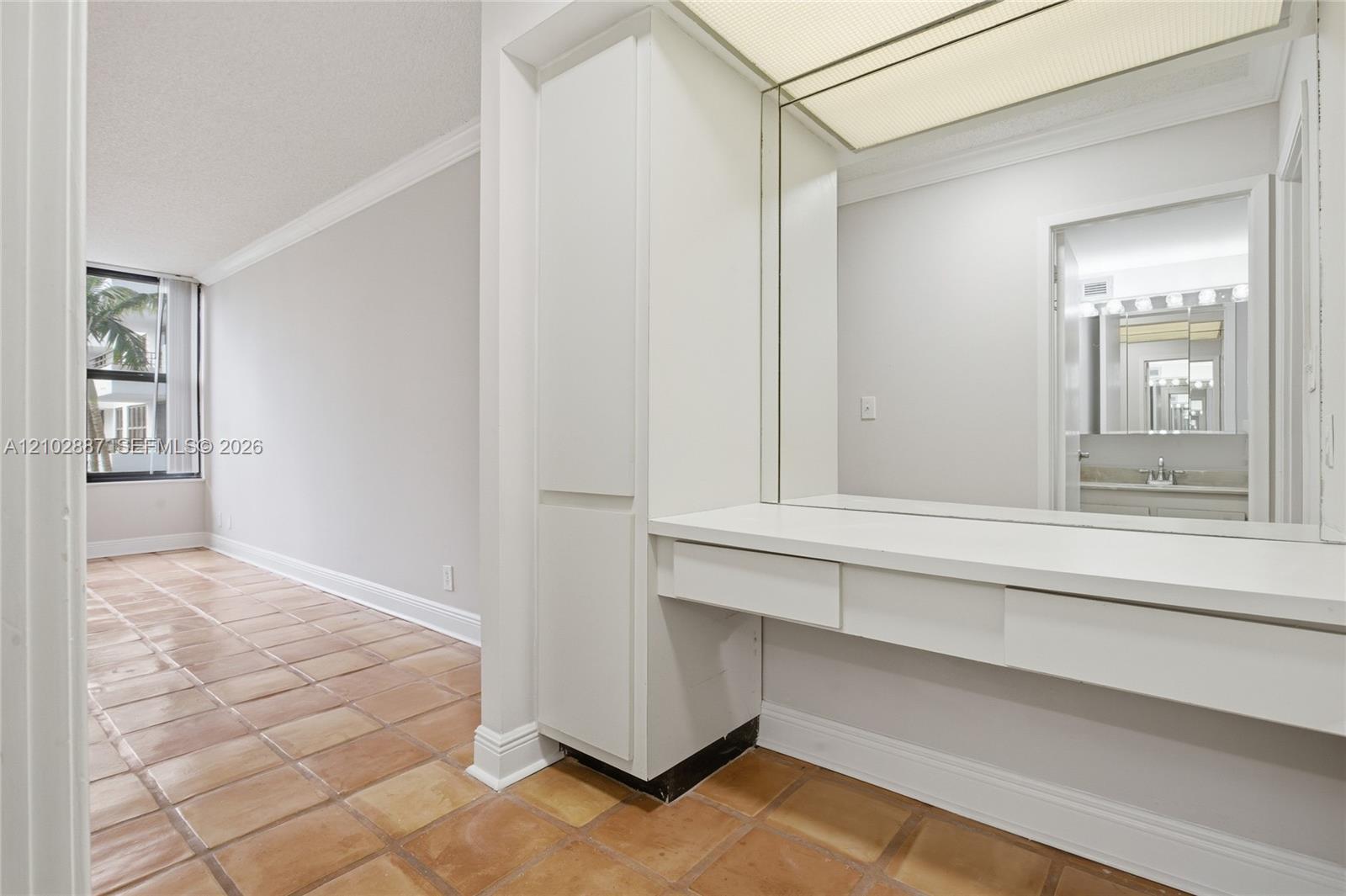 2500 Parkview Drive 415 Property Photo 23