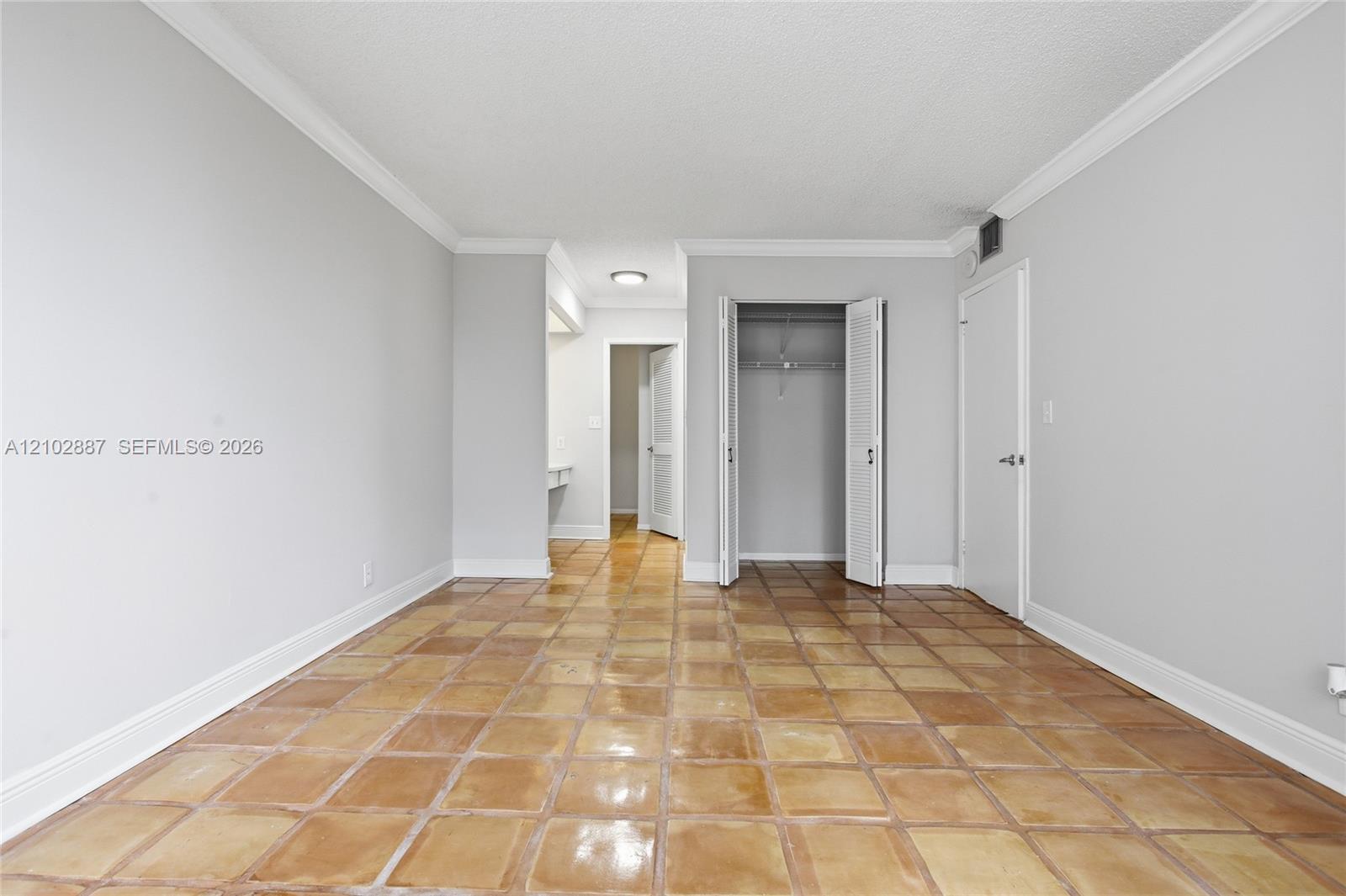 2500 Parkview Drive 415 Property Photo 24