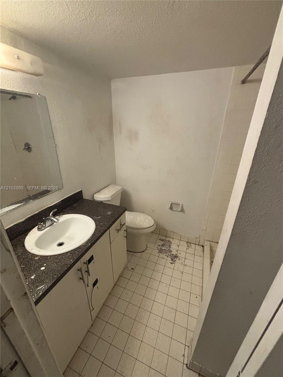 902 Ne 209th Street 106-40 Property Photo 16