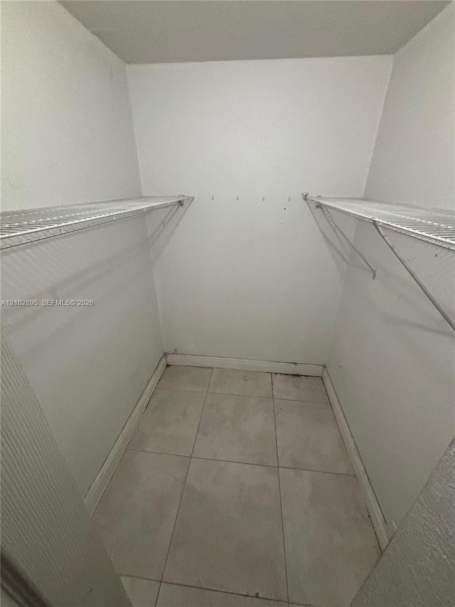 902 Ne 209th Street 106-40 Property Photo 28