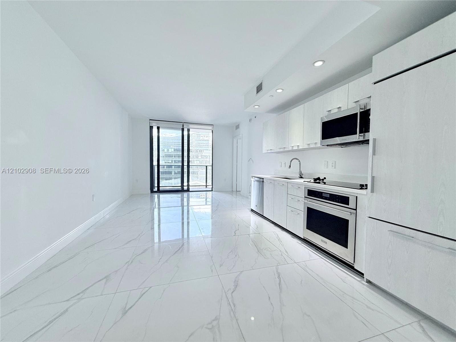 45 Sw 9th Street 1209 Property Photo 1