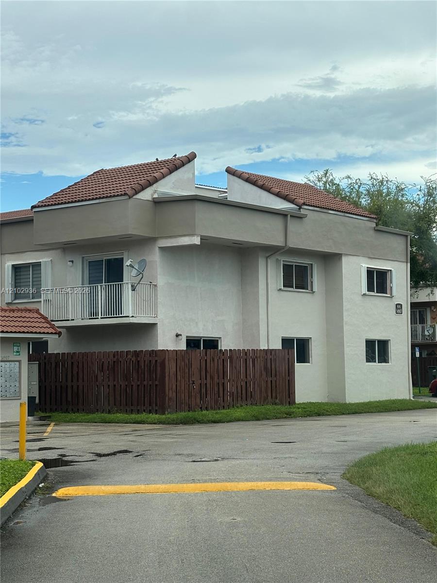A12102936 Property Photo 1