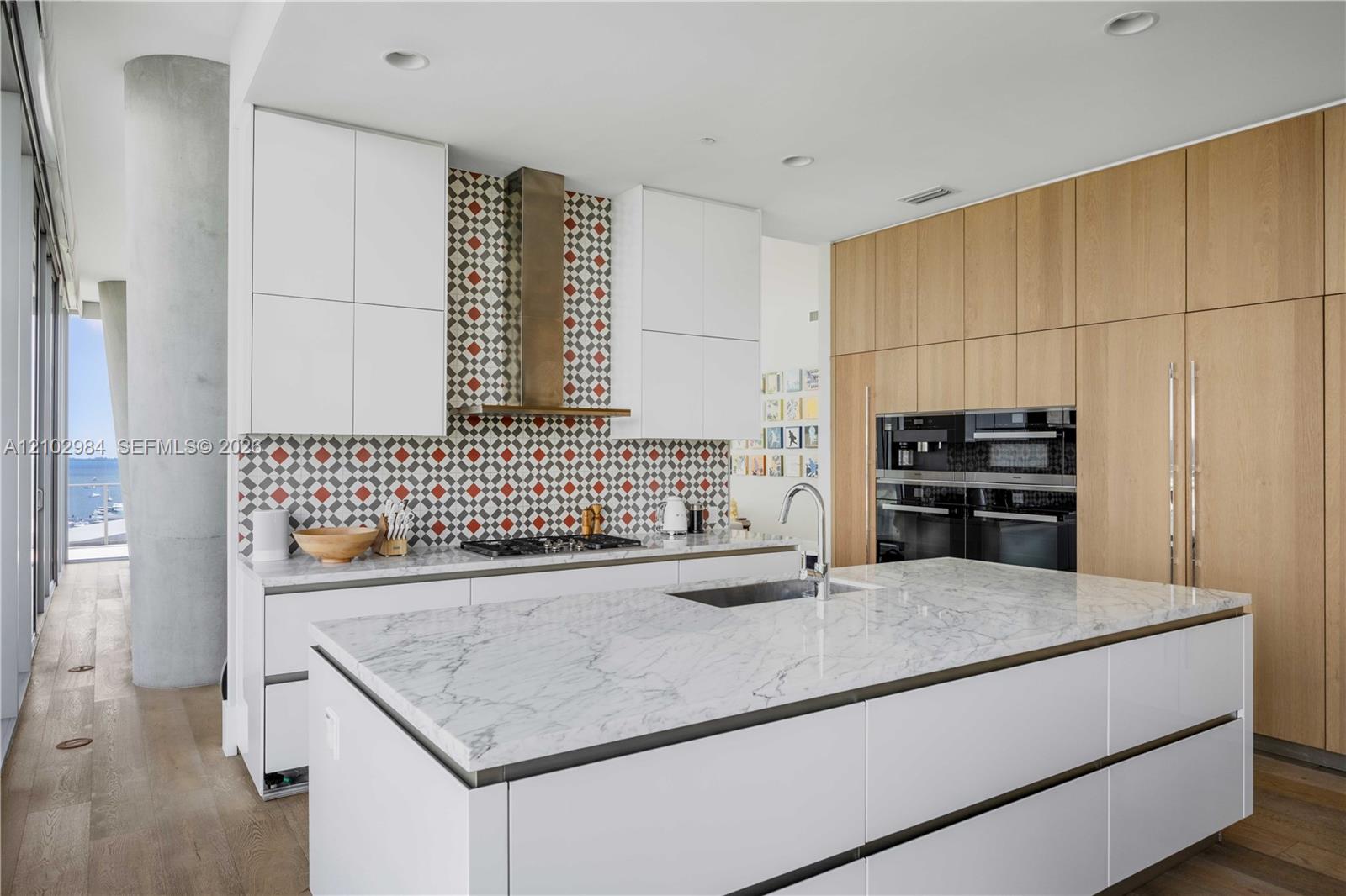 2669 S Bayshore Drive 903n Property Photo 11
