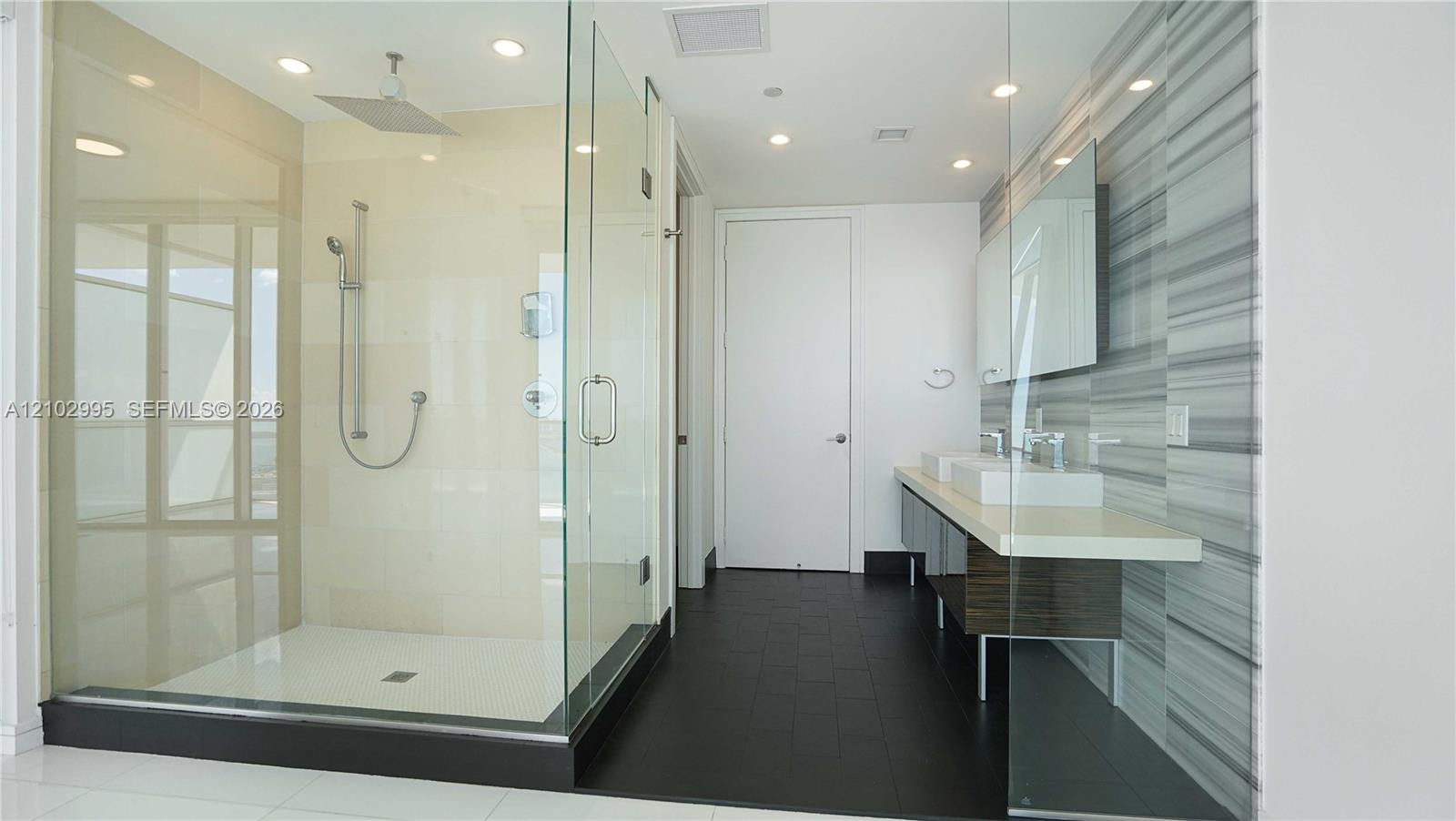 1100 Biscayne Boulevard 5202 Property Photo 20