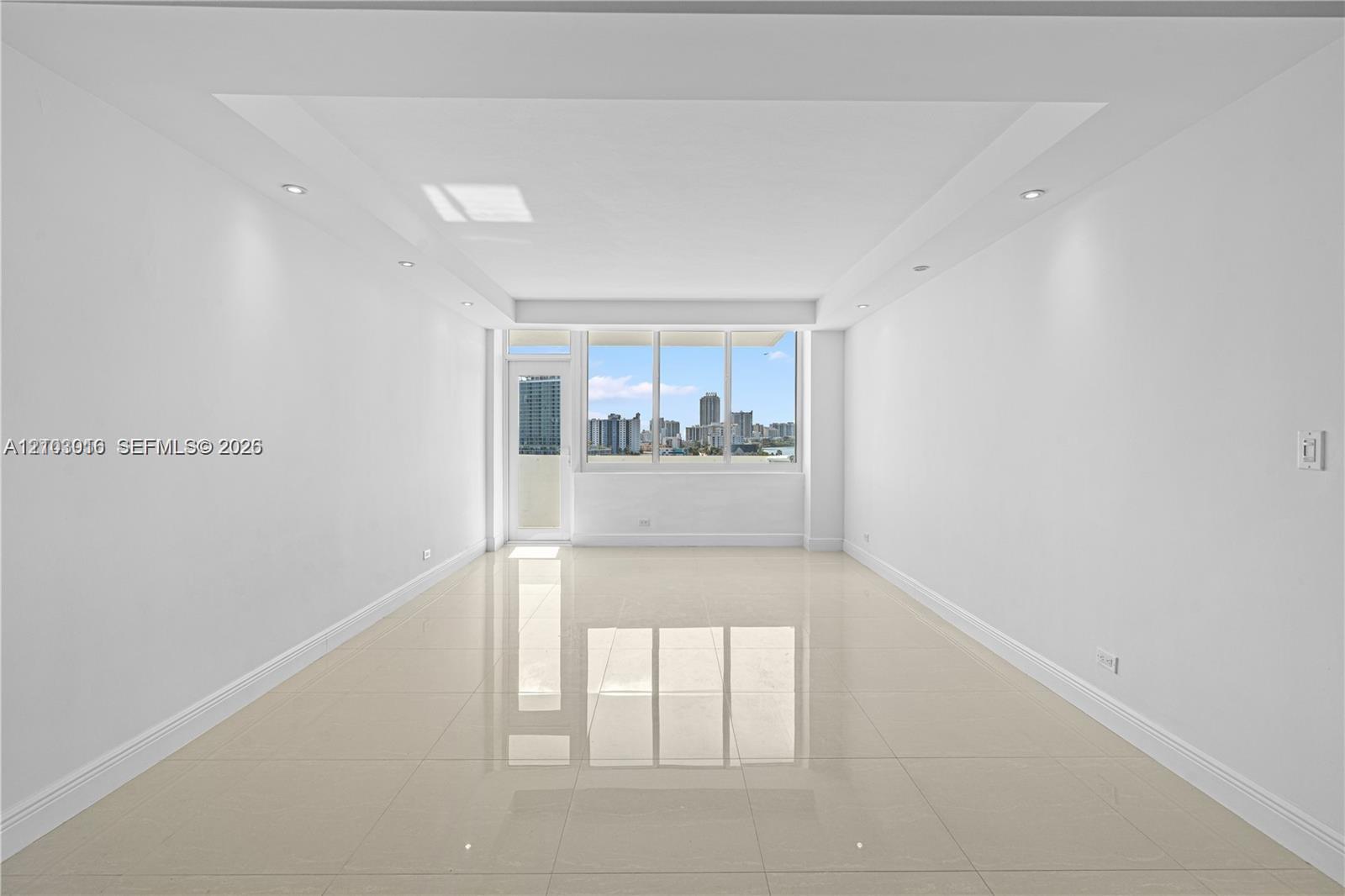 7441 Wayne Avenue 10k Property Photo 4
