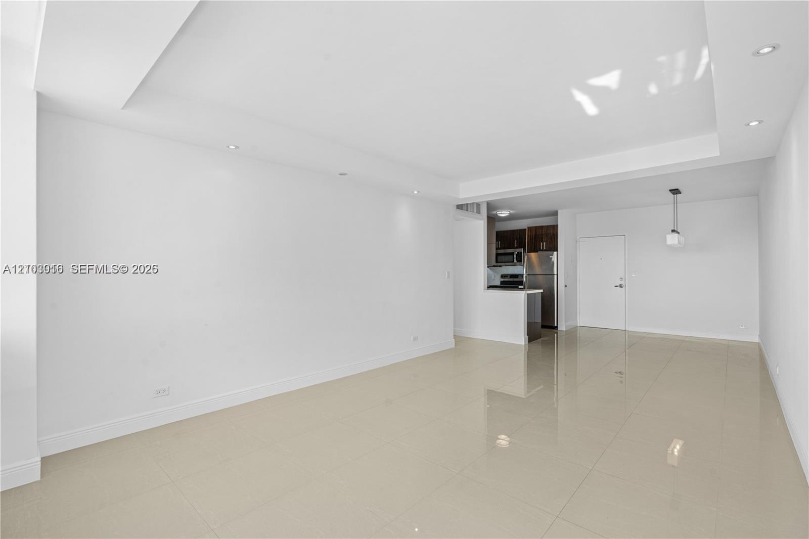 7441 Wayne Avenue 10k Property Photo 6