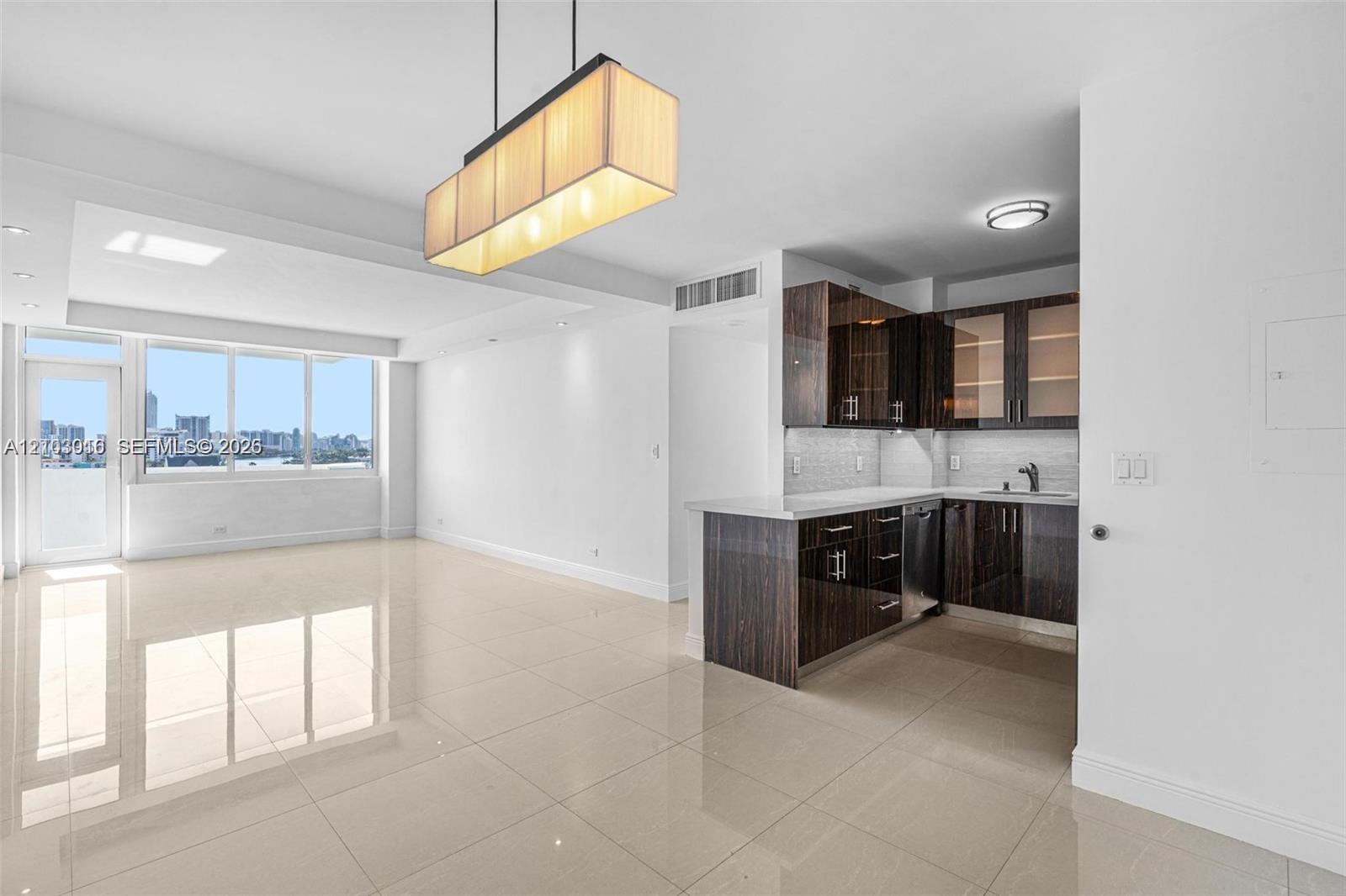 7441 Wayne Avenue 10k Property Photo 11