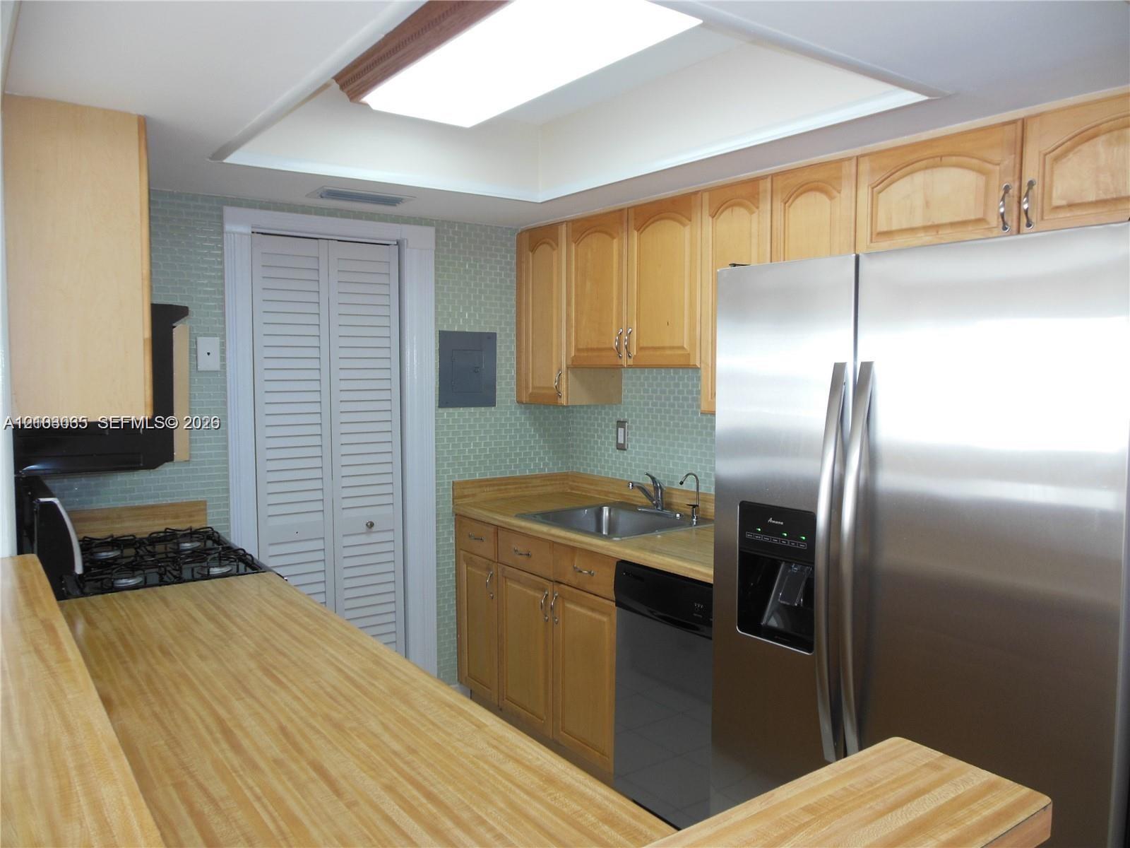 1350 W 53rd Street 8