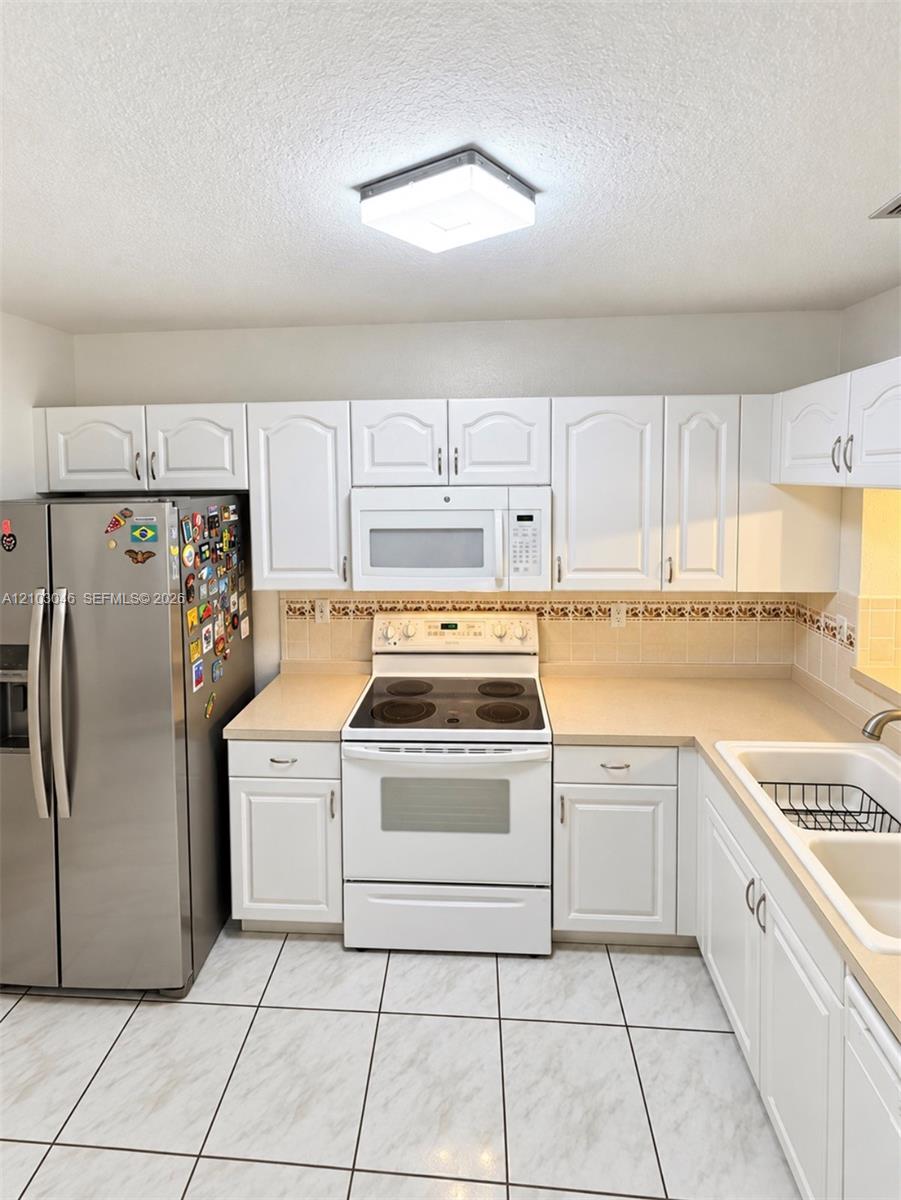 4826 Nw 116th Avenue Property Photo 4