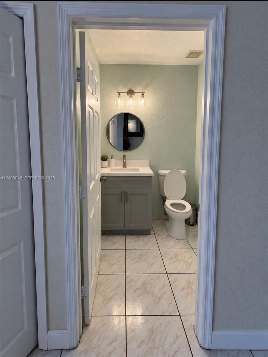 4826 Nw 116th Avenue Property Photo 8