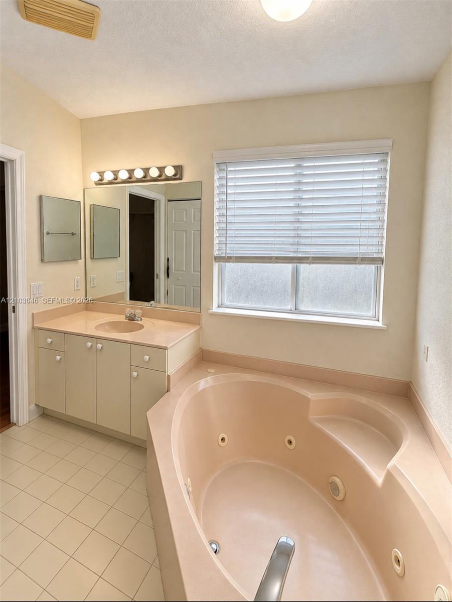 4826 Nw 116th Avenue Property Photo 18