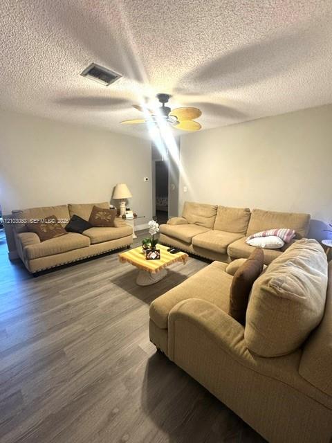 1709 Shenandoah Street B Property Photo 1
