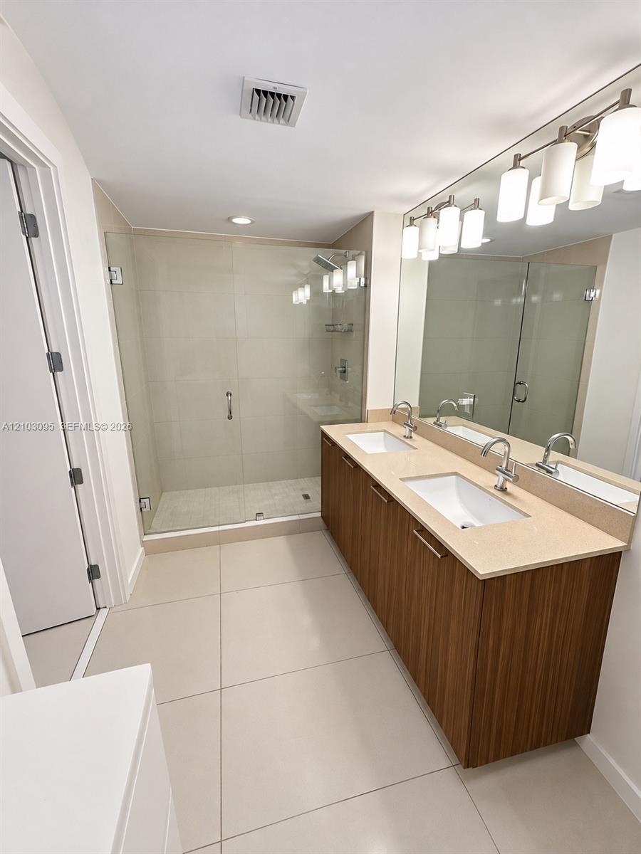 5252 Nw 85th Avenue 309 Property Photo 5