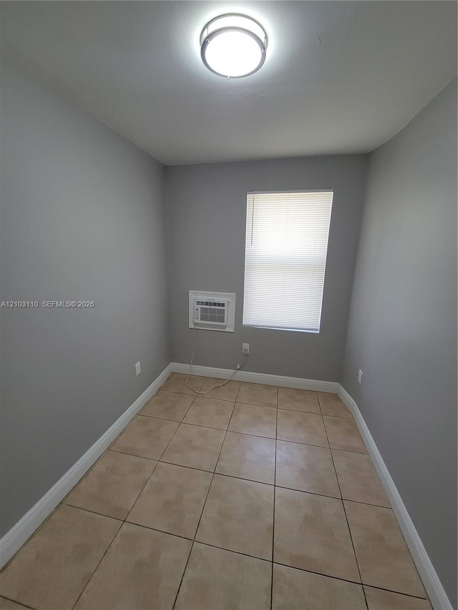 1740 Nw 1st Place 3 Property Photo 3
