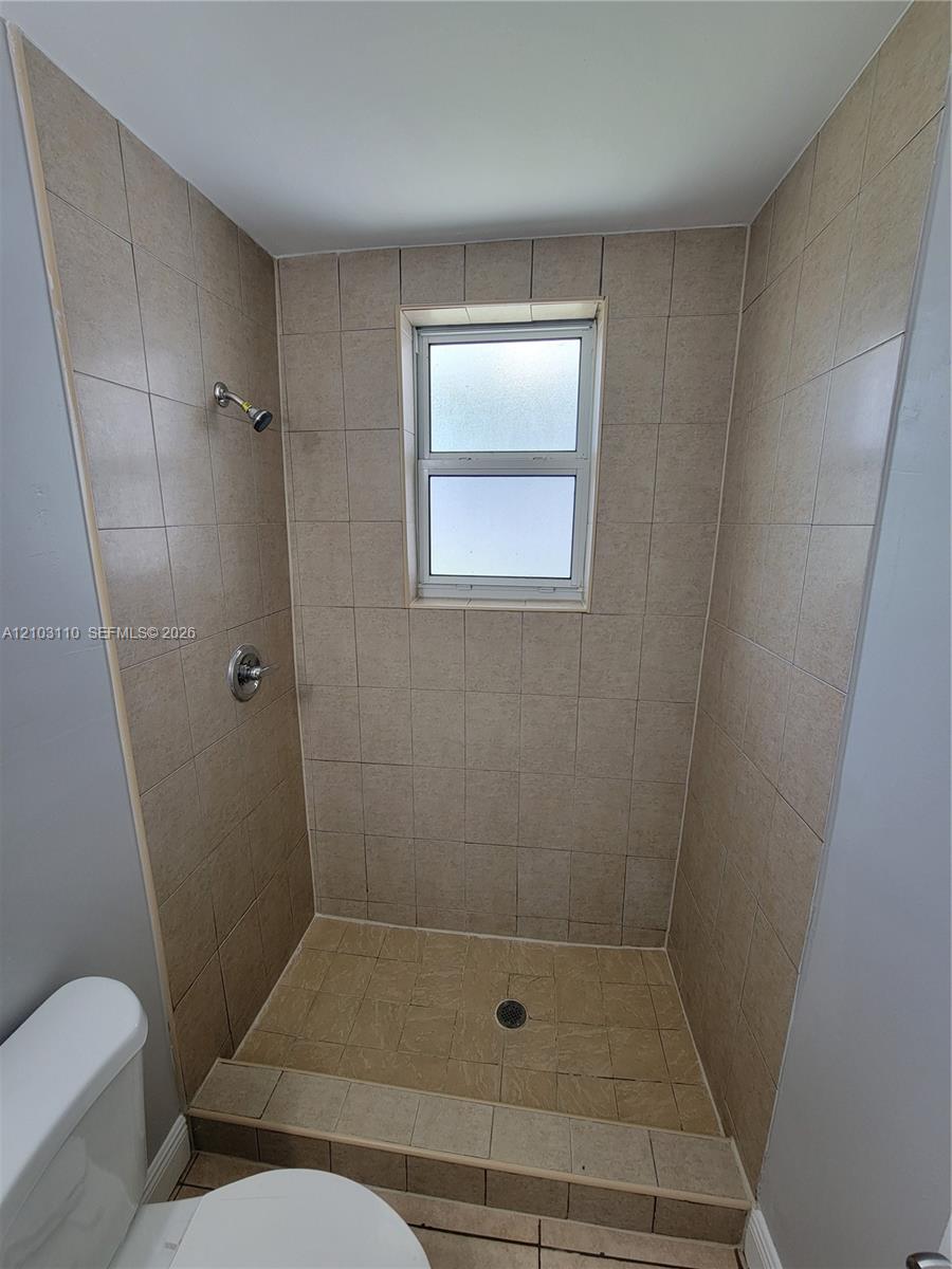 1740 Nw 1st Place 3 Property Photo 10