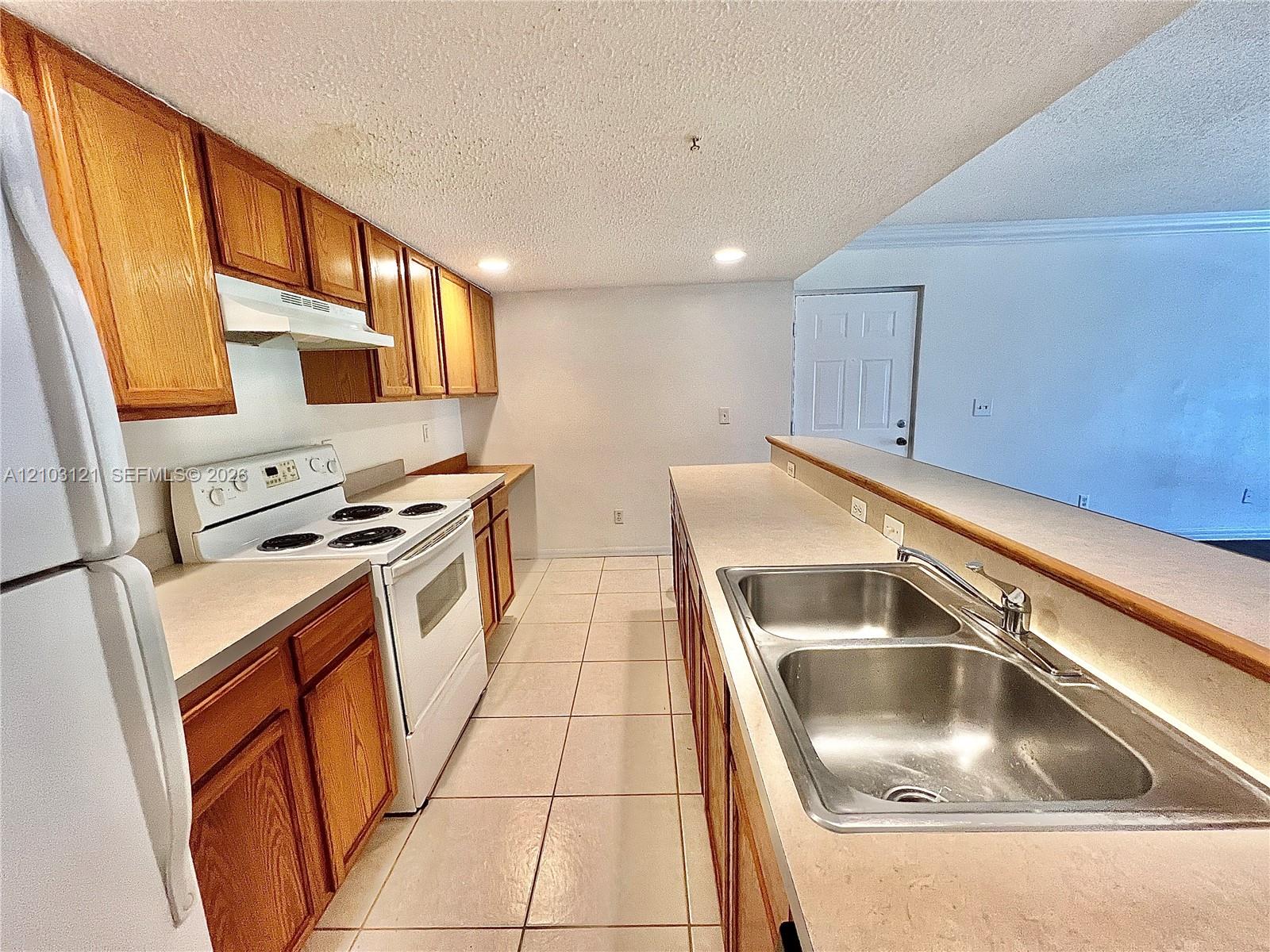 9905 Westwood Drive 25-3 Property Photo 6