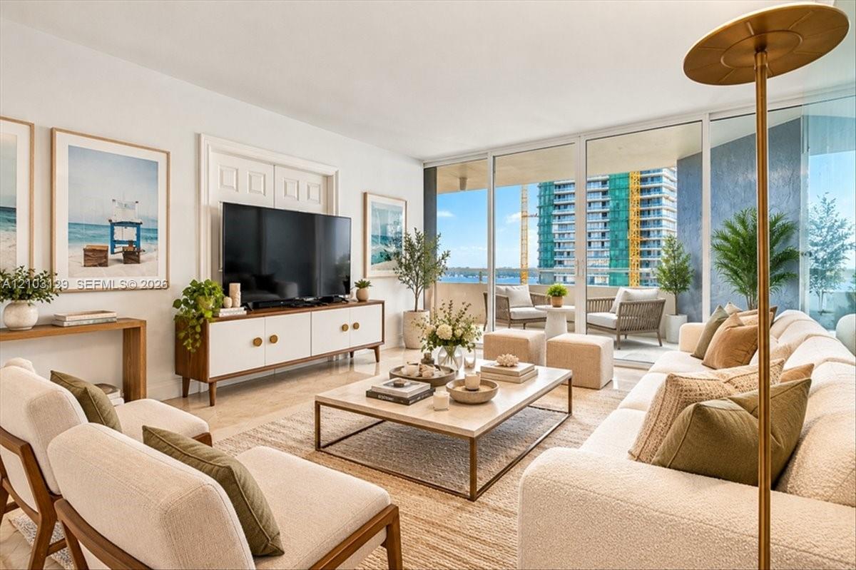 1627 Brickell Avenue 2005 Property Photo 8