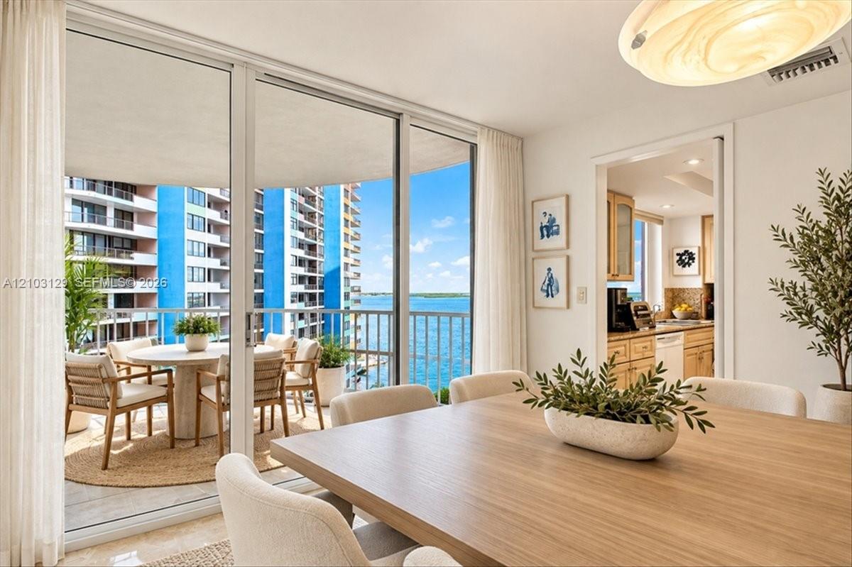 1627 Brickell Avenue 2005 Property Photo 10