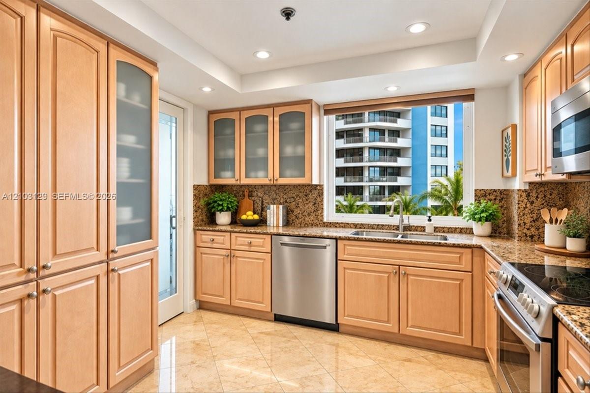 1627 Brickell Avenue 2005 Property Photo 16