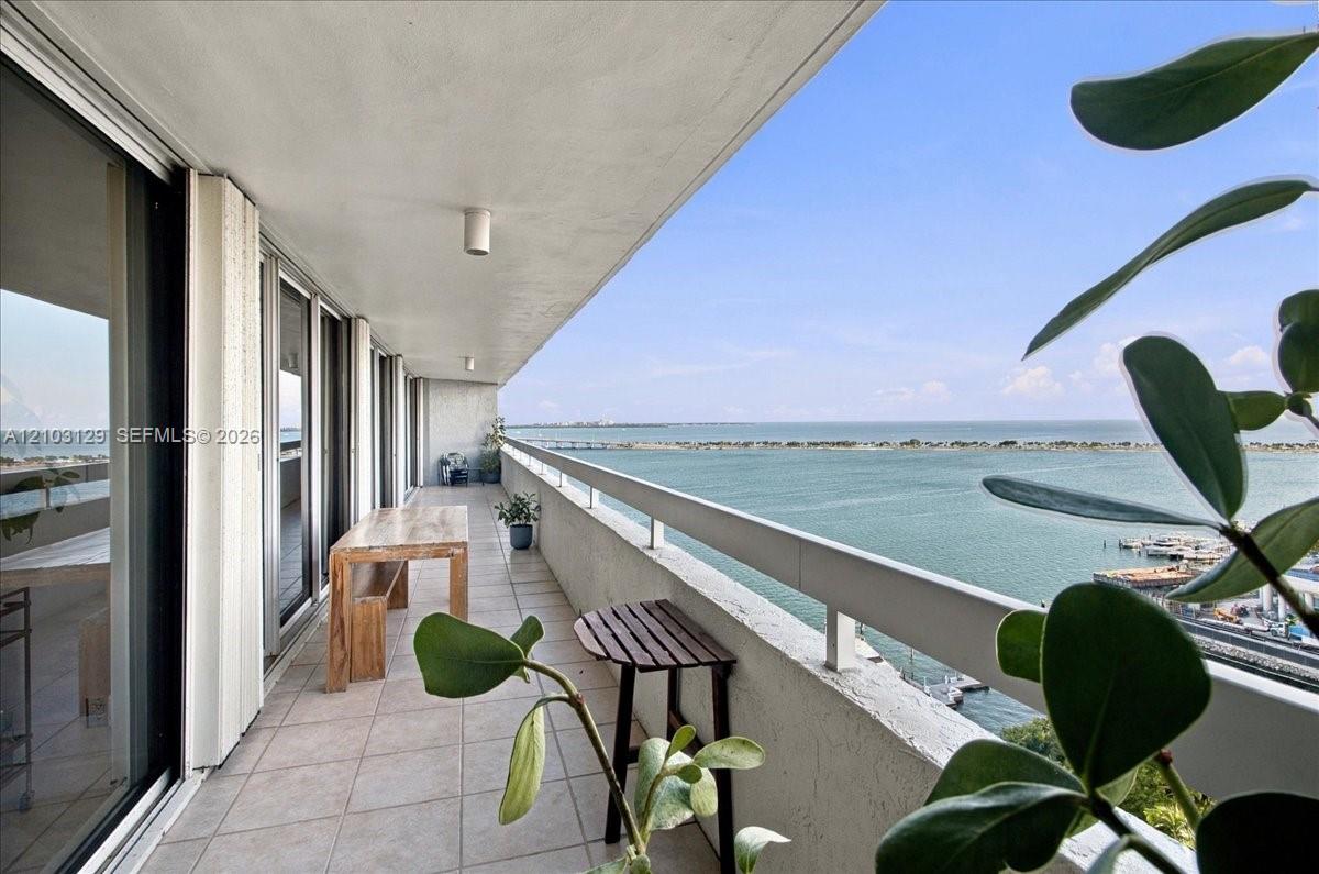 1627 Brickell Avenue 2005 Property Photo 32