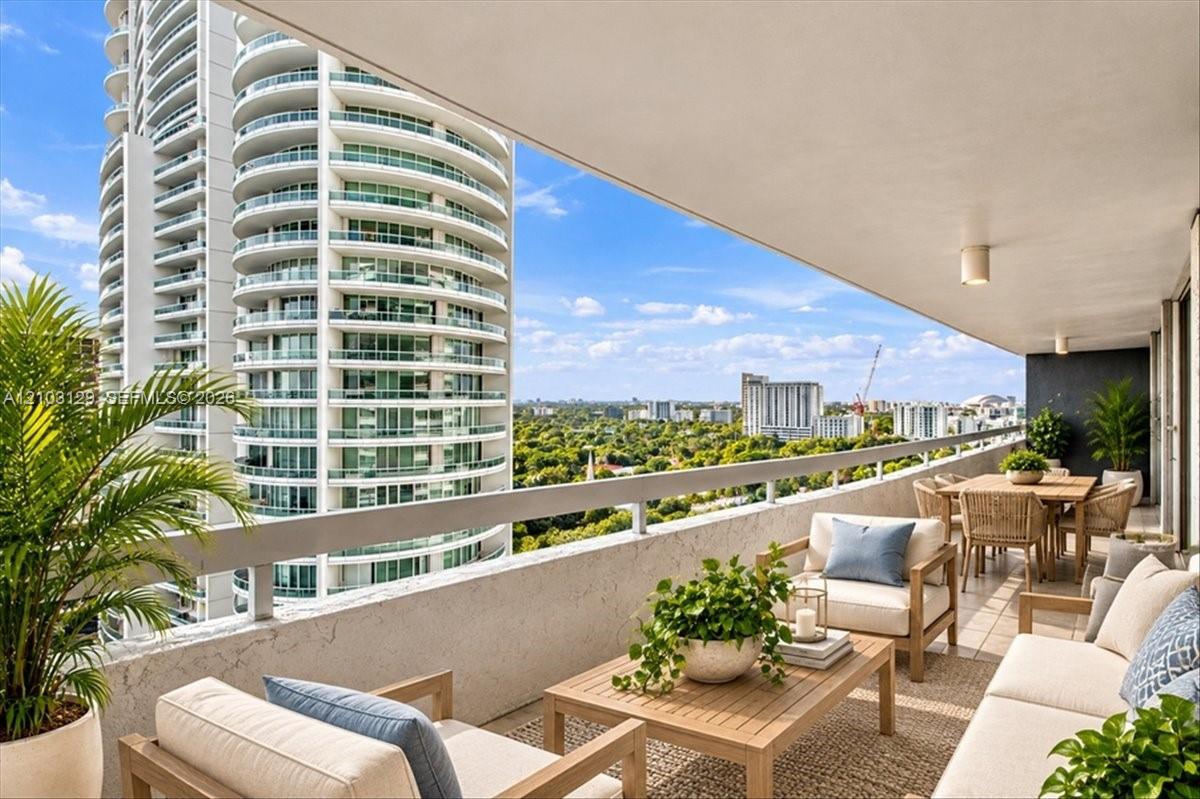 1627 Brickell Avenue 2005 Property Photo 37
