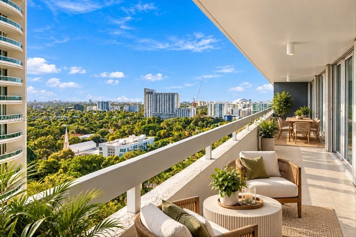 1627 Brickell Avenue 2005 Property Photo 38
