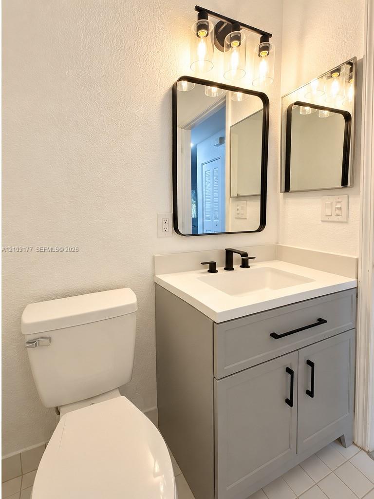 621 S 24th Avenue Property Photo 7