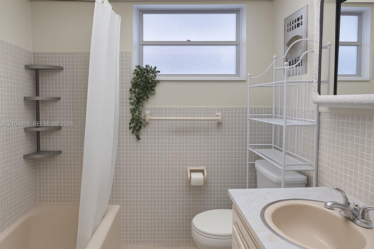 215 Se 3rd Avenue 304b Property Photo 8