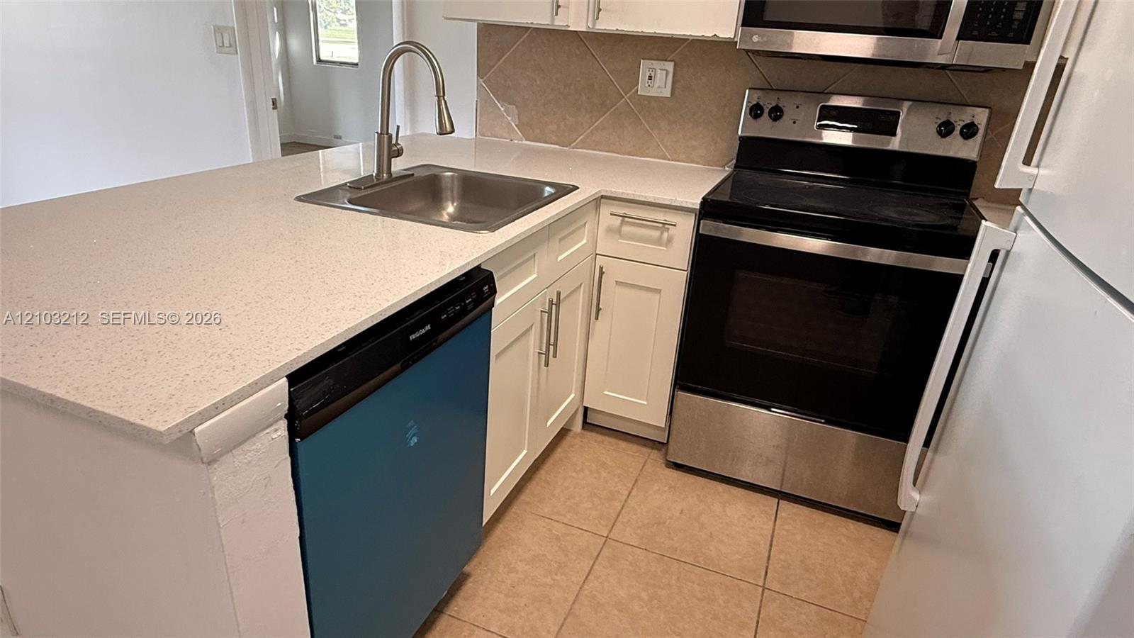 941 Lyons Road 5108 Property Photo 6