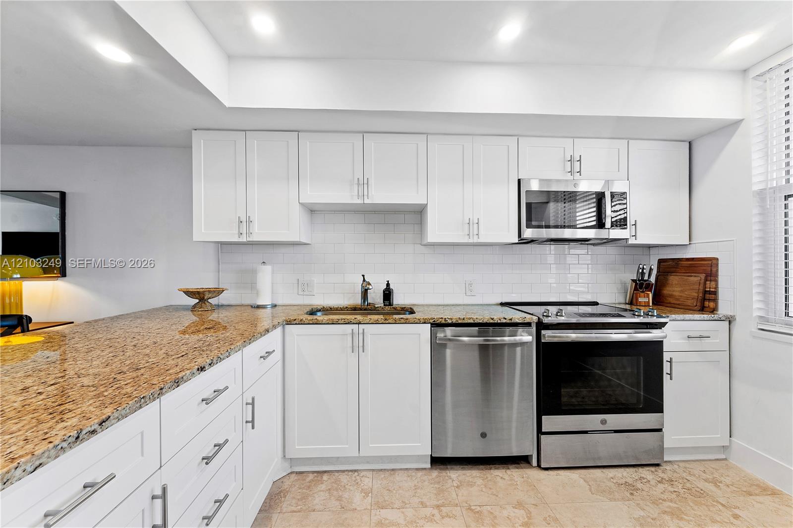 840 Ocean Drive 1105 Property Photo 10
